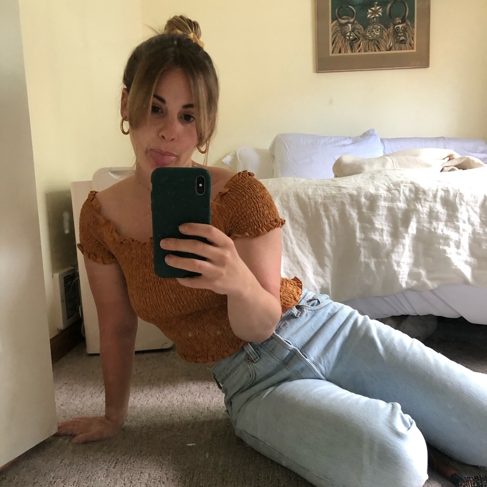 Meet your Posher, Claire